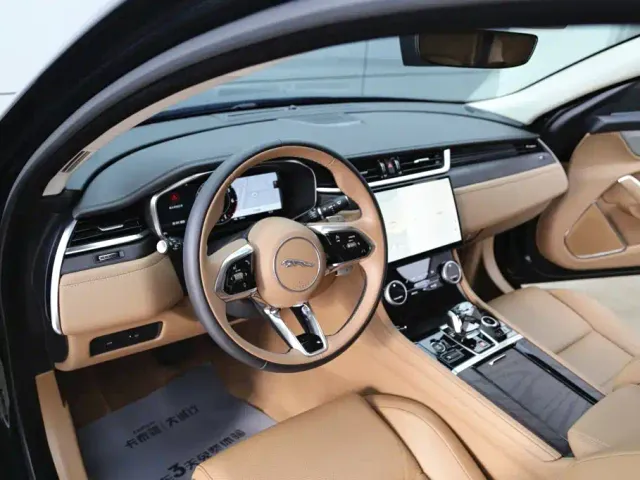 Jaguar XFL — Фото автомобиля 14