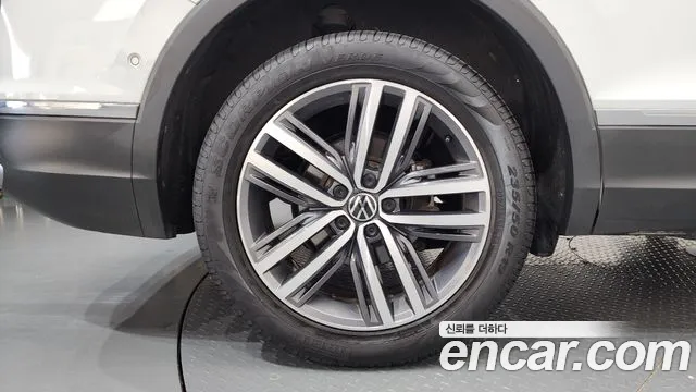 Volkswagen Tiguan — Фото автомобиля 5