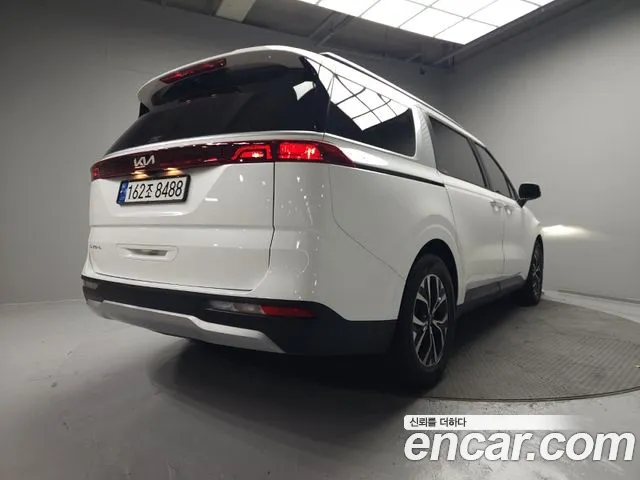 Kia Canival — Фото автомобиля 2