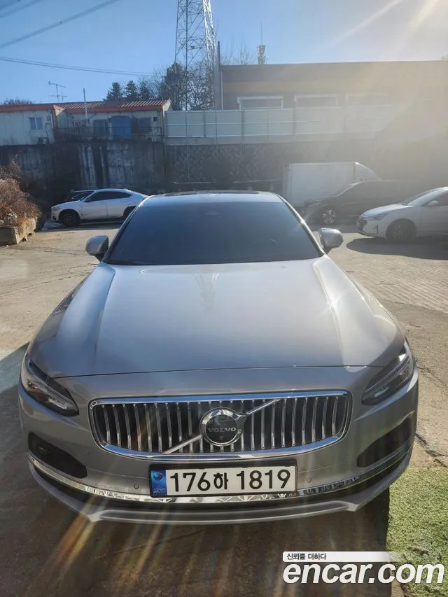 Фотография автомобиля — Volvo S90