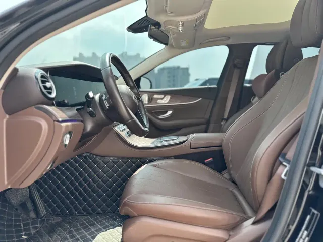 Mercedes-Benz E-Class — Фото автомобиля 7