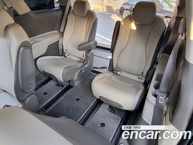 Kia Carnival 4th Gen — Фото автомобиля 11
