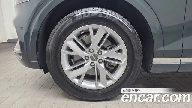 Genesis GV70 — Фото автомобиля 4