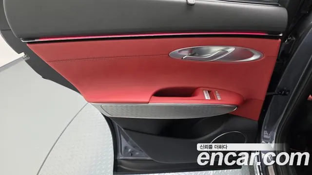 Genesis GV70 — Фото автомобиля 14
