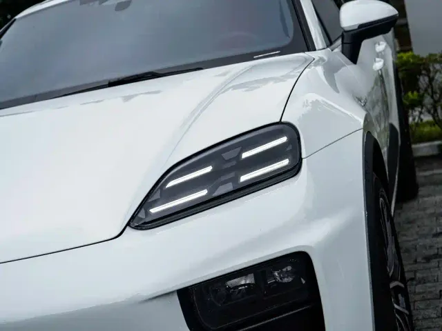 Porsche Macan EV — Фото автомобиля 8