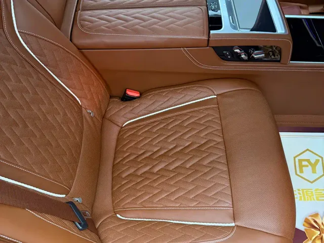 BMW 7 Series — Фото автомобиля 10