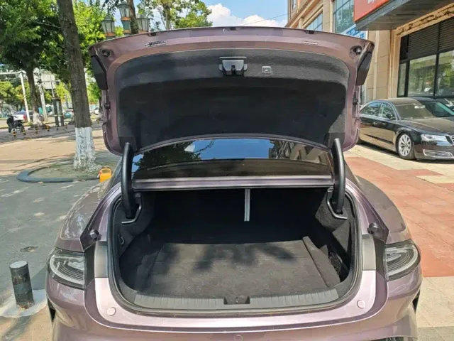 Xiaomi SU7 — Фото автомобиля 18