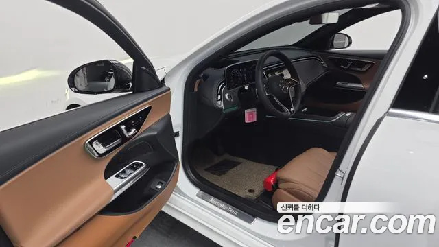 Mercedes-Benz E-Class — Фото автомобиля 10
