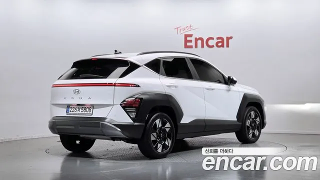 Hyundai Kona — Фото автомобиля 2