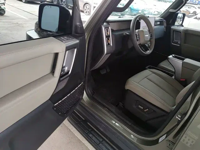 iCAR V23 — Фото автомобиля 15