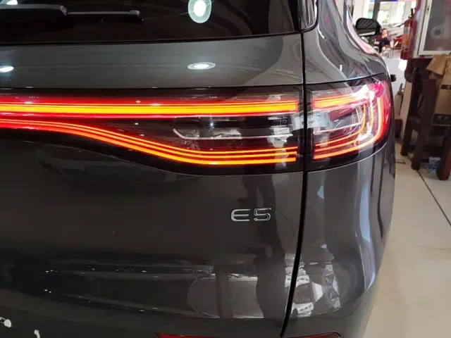 Geely Galaxy E5 — Фото автомобиля 7