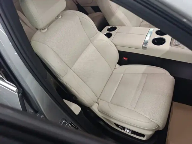 Li Auto L8 — Фото автомобиля 24