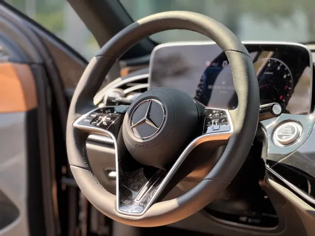 Mercedes-Benz E-Class — Фото автомобиля 15