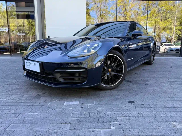 Фотография автомобиля — Porsche Panamera