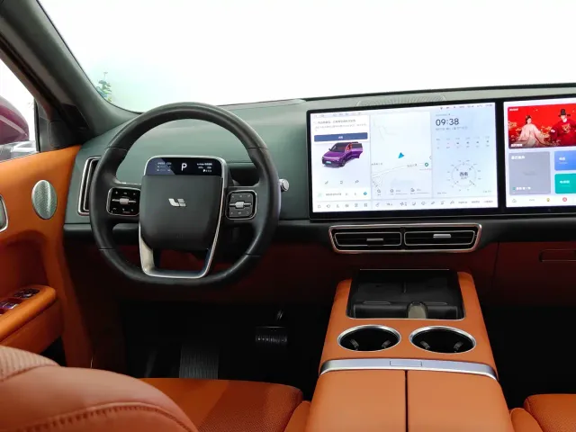 Li Auto L8 — Фото автомобиля 8