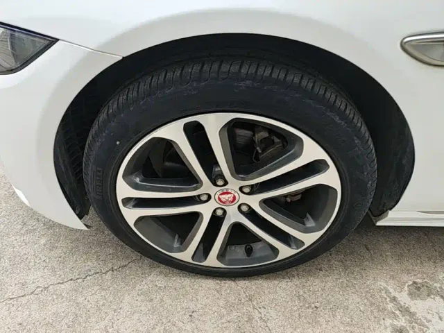 Jaguar XEL — Фото автомобиля 22