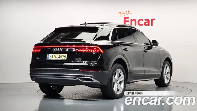Audi Q8 — Фото автомобиля 2