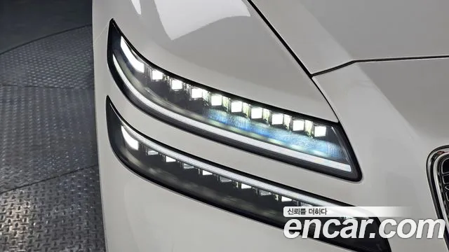 Genesis GV80 2.5T Бензин 2WD — Фото автомобиля 19