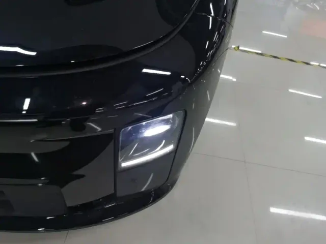 Li Auto Li Auto i6 2025 2WD Base Model — Фото автомобиля 23