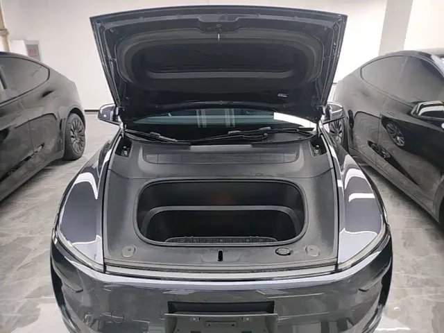Tesla Model Y — Фото автомобиля 19