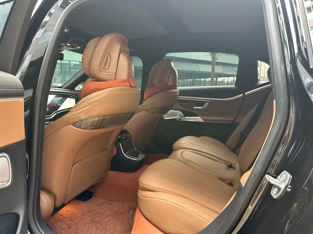 Mercedes-Benz E-Class — Фото автомобиля 8