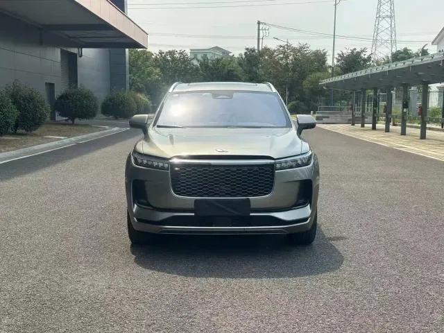 Li Auto ONE — Фото автомобиля 2