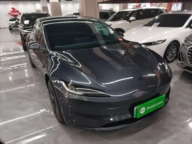 Tesla Model 3 — Фото автомобиля 3