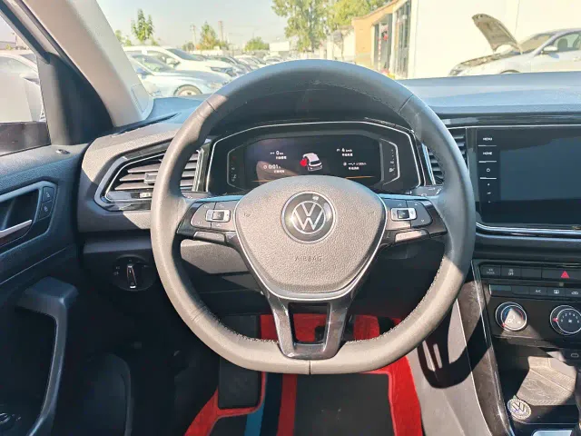 Volkswagen T-Roc — Фото автомобиля 7