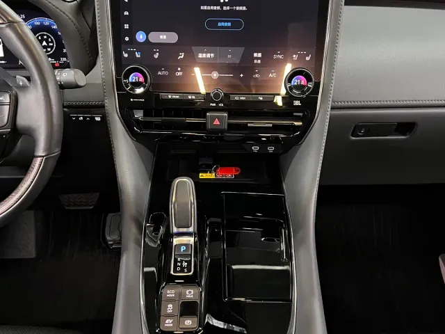 Toyota Alphard — Фото автомобиля 19