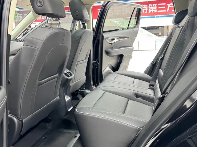 Buick Envision Plus — Фото автомобиля 18