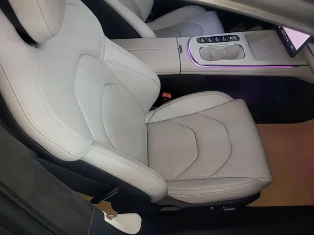 Xiaomi SU7 — Фото автомобиля 24