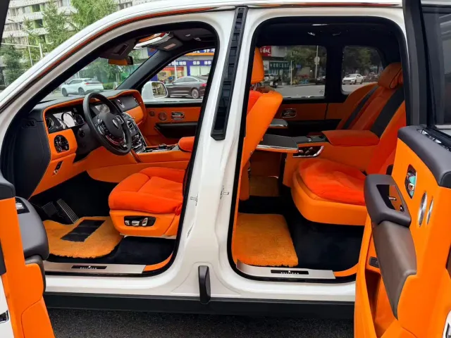 Rolls-Royce Cullinan — Фото автомобиля 14