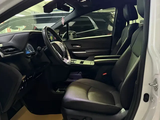 Toyota Granvia — Фото автомобиля 13