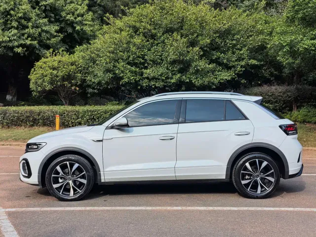 Volkswagen T-Roc — Фото автомобиля 16