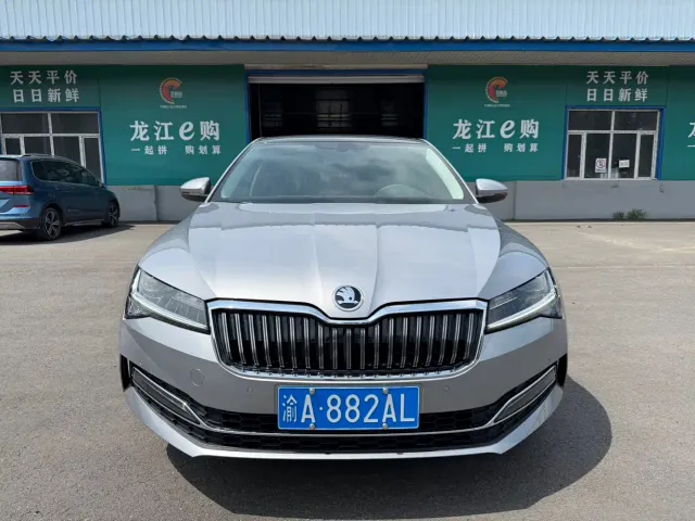 Skoda Superb — Фото автомобиля 3