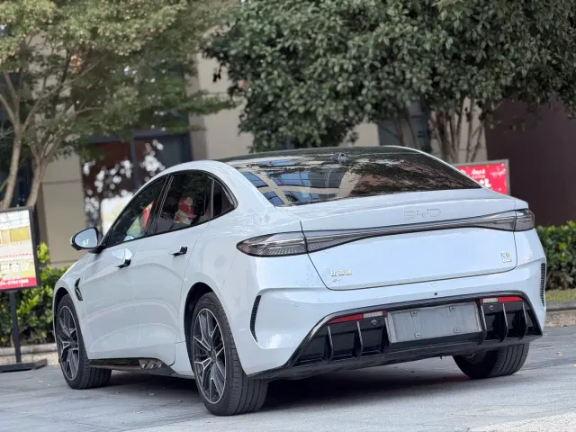 BYD Seal — Фото автомобиля 10