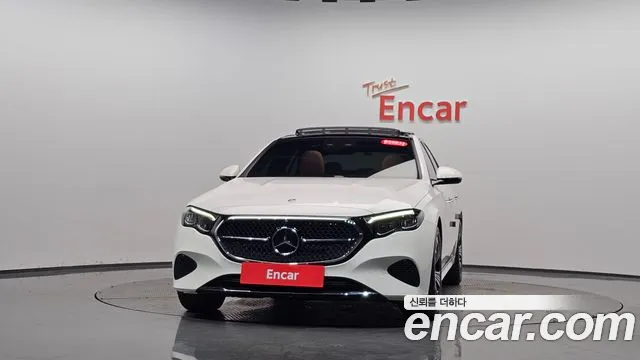 Mercedes-Benz E-Class — Фото автомобиля 3