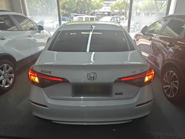 Honda Civic — Фото автомобиля 5