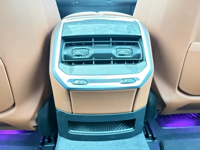 BMW i7 — Фото автомобиля 25