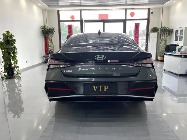 Hyundai Elantra — Фото автомобиля 3