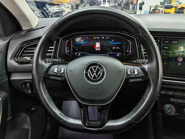 Volkswagen T-Roc — Фото автомобиля 14