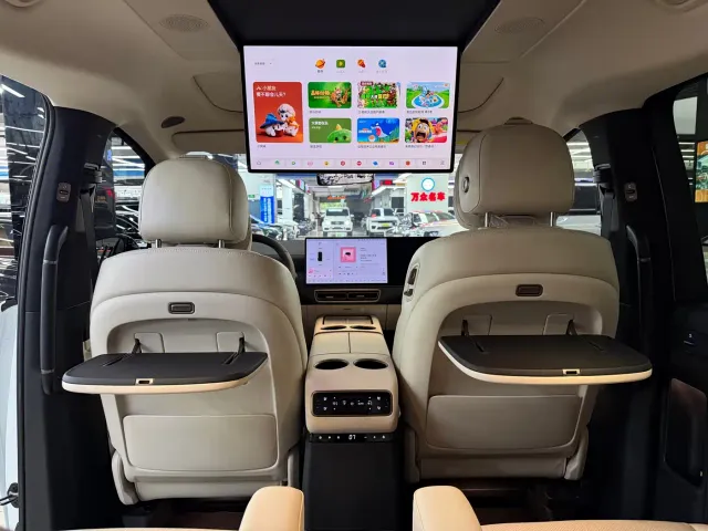 Li Auto MEGA — Фото автомобиля 25