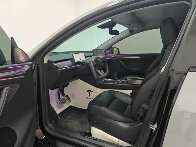 Tesla Model Y — Фото автомобиля 9
