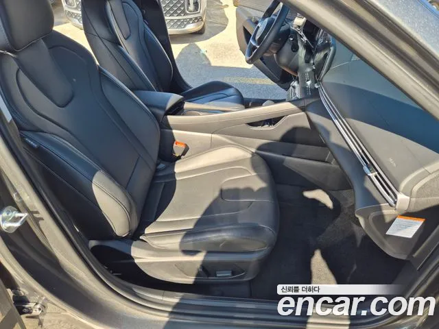Hyundai Avante CN7 — Фото автомобиля 12