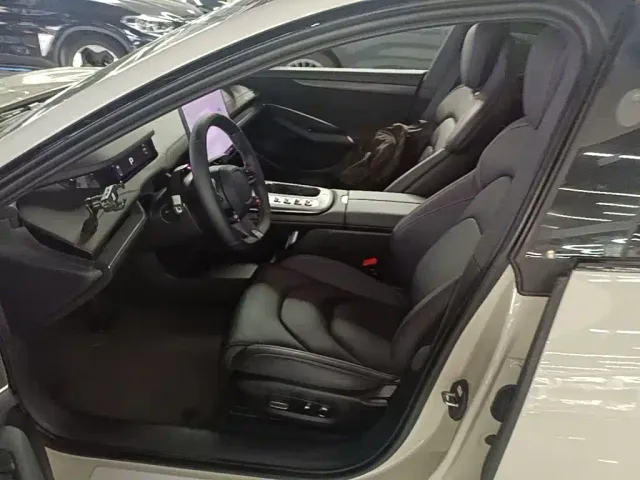 Xiaomi SU7 — Фото автомобиля 14