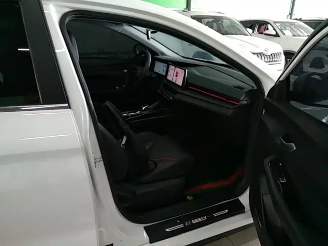 Geely Binrui — Фото автомобиля 24