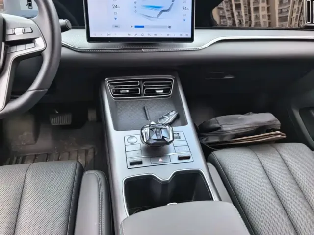 BYD Song Pro New Energy 2025 2nd Generation Smart Drive Edition DM-i 75KM Leading Type — Фото автомобиля 13