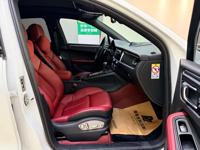 Porsche Macan — Фото автомобиля 10