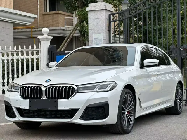 Фотография автомобиля — BMW 5 Series