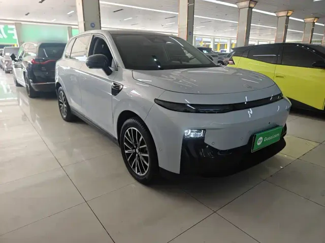 Leapmotor B10 — Фото автомобиля 3